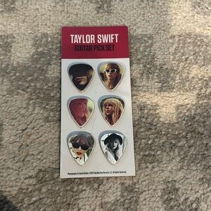 Taylor Swift red guitar picks